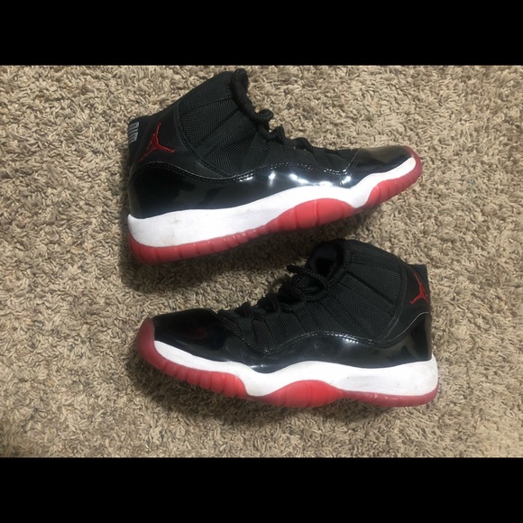 Jordan’s 11 Youths size 6Y - Picture 3 of 8